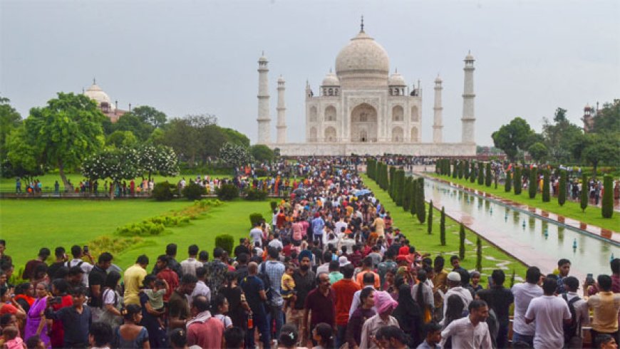 Join the Spectacular Taj Mahal “Urs” Festival