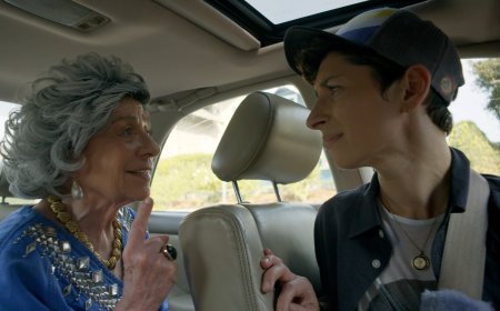 Review of 'Grandma Bruce': This old lady gives pretty good directions