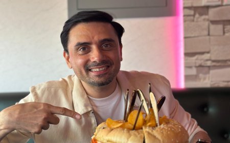 A massive 4-kilo heavy burger anyone?