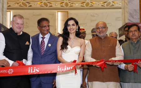 IIJS Premiere a formidable force in gems & jewellery industry opens its 40th edition with a bang