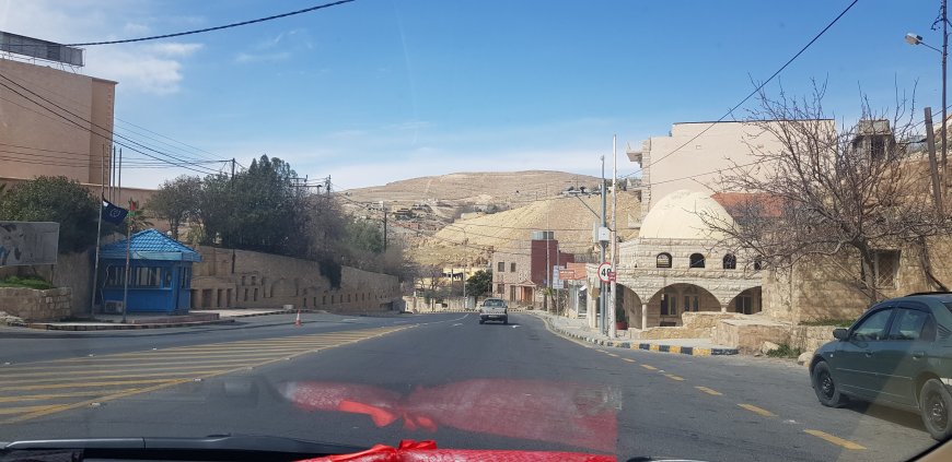 Strolling Through the Bustling Streets of Amman