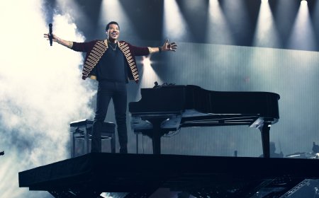 International Superstar Lionel Richie is Announced at the Headline Act of Atantis, the Palm's Legendary New Year's Eve Gala