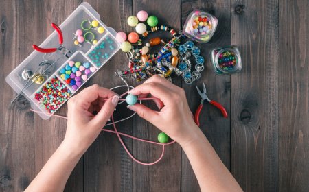 Brunch & Craft Your Own Jewelry: Hotel Indigo’s Interactive Art Brunch Experience