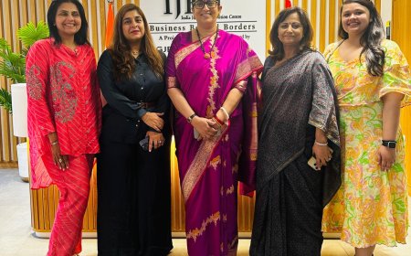 Smt. Smriti Zubin Irani Commends Indian Women Exporters During Her Visit to IJEX Dubai