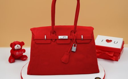 Mister Baker Drops Edible Birkin Bag Cake for Valentine’s Day—and It’s a Total Showstopper
